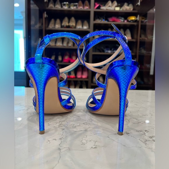 Holographic Mermaid 🧜‍♀️ snake embossed, 5” heel women’s sandals, Euro size 37 - Picture 8 of 13